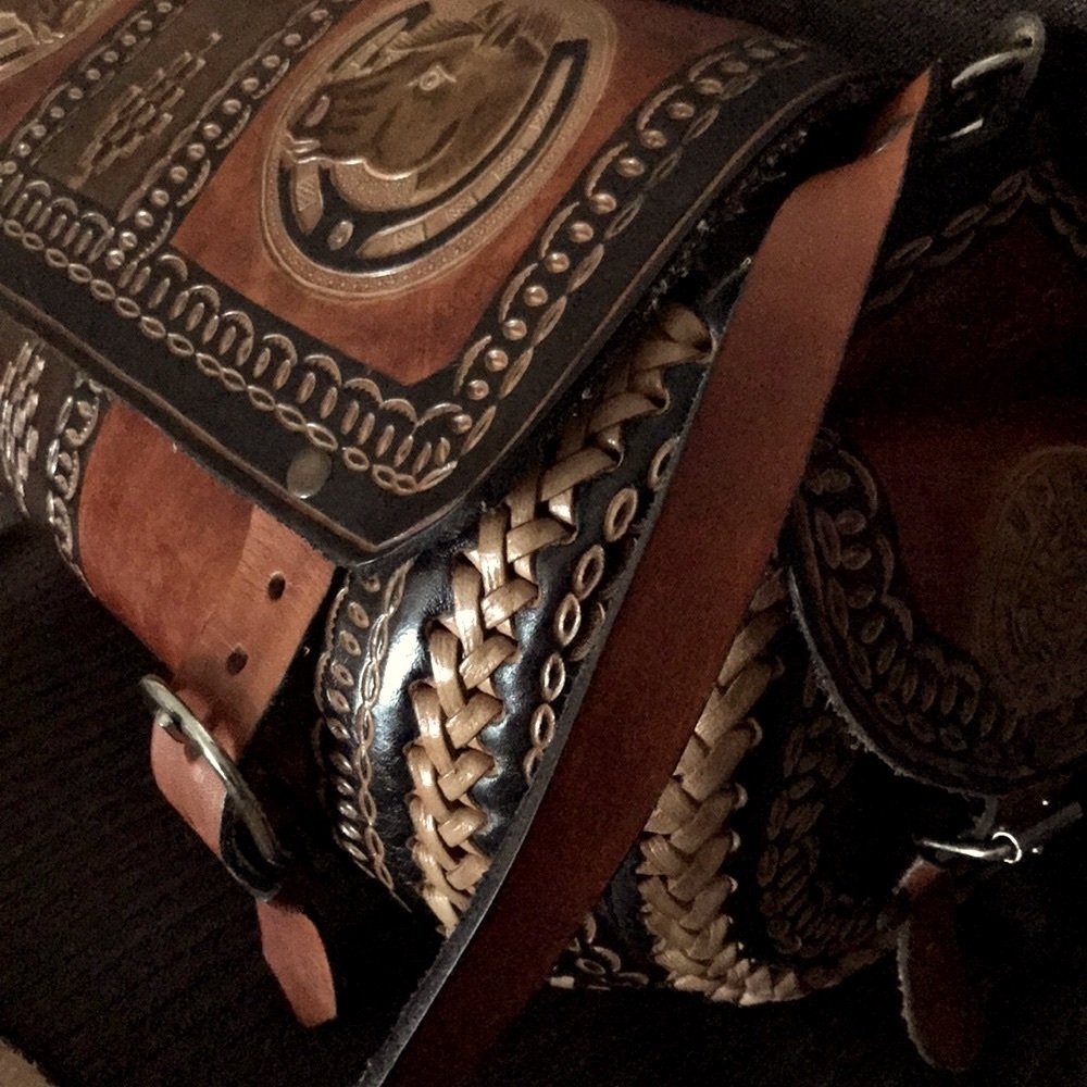 Tooled Cowhide Leather Crossbody/Side Saddle Bag Custom Made - Picture 6 of 15